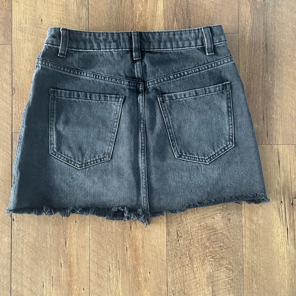 Free People We The Free Black Denim Zip front Mini Skirt Size 26 (US 2) - Picture 2 of 10
